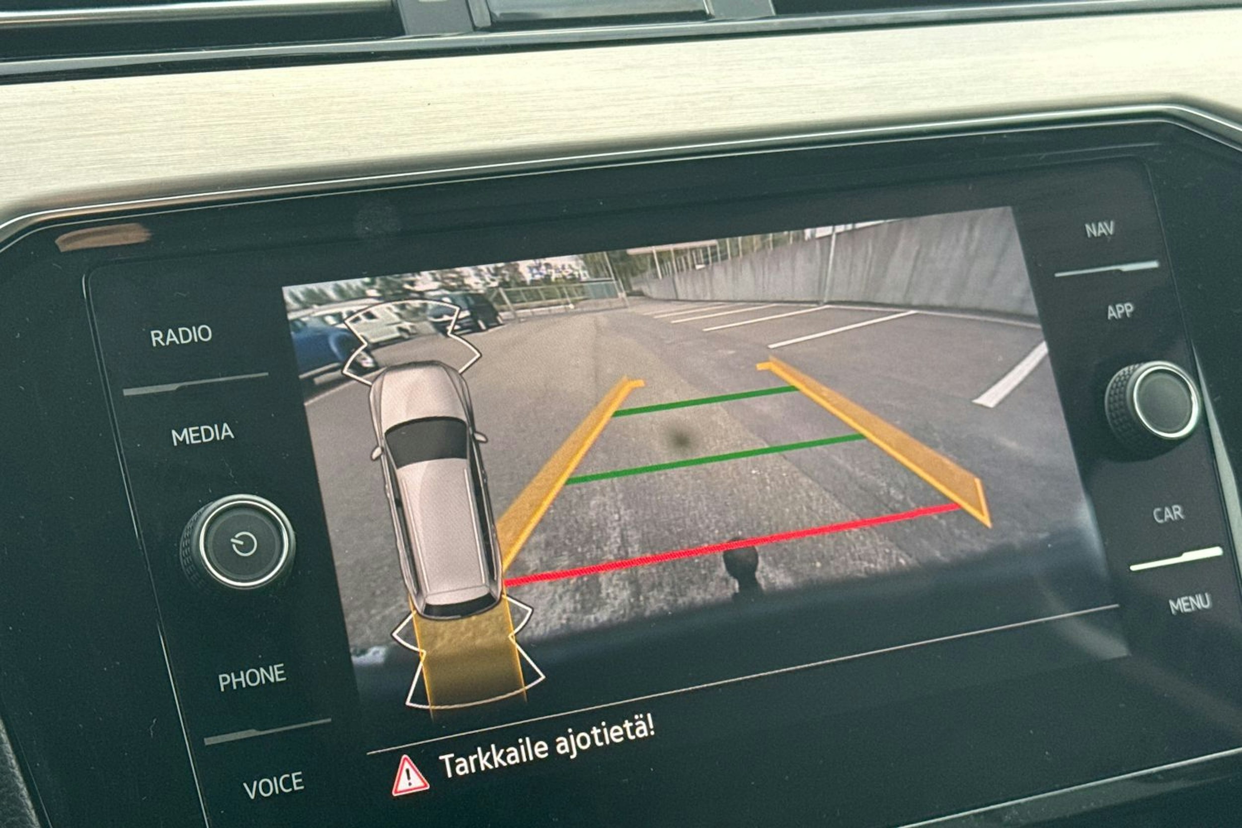 harmaa Volkswagen Passat 2020 kuva 19.