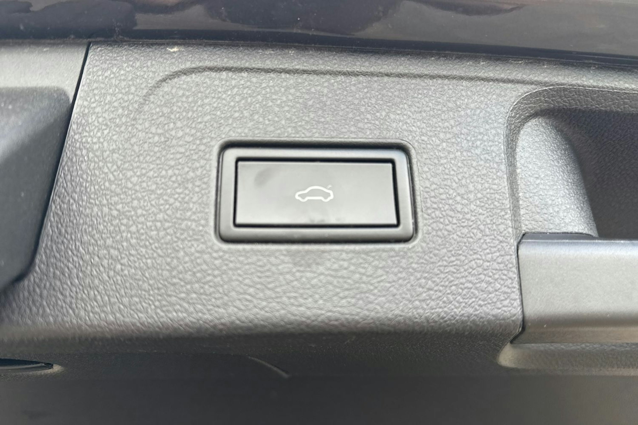 harmaa Volkswagen Passat 2020 kuva 22.