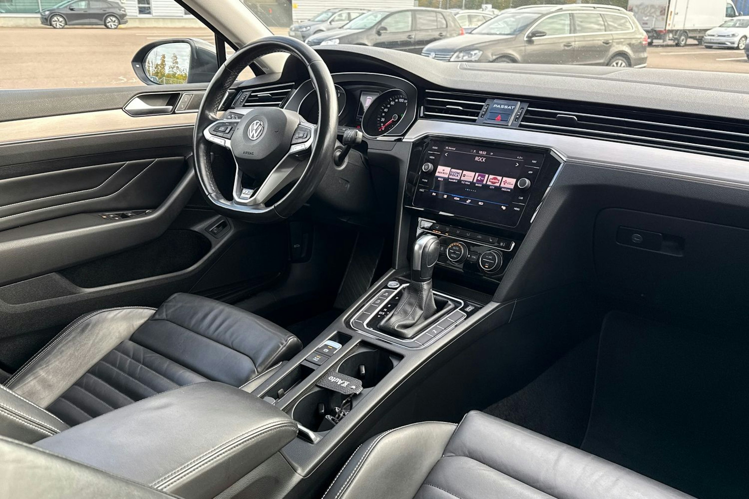 harmaa Volkswagen Passat 2020 kuva 25.