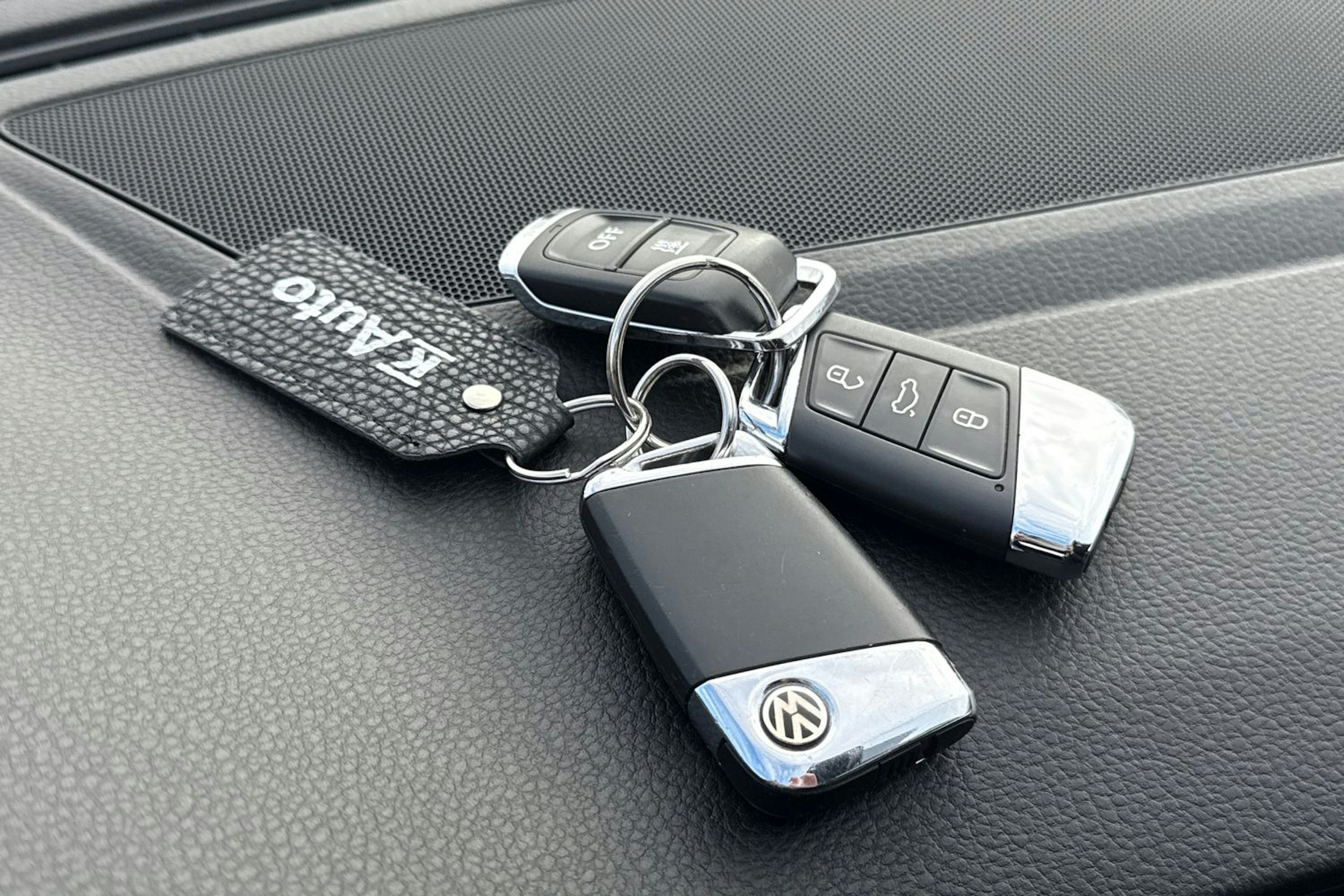 harmaa Volkswagen Passat 2020 kuva 26.