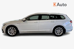 Valkoinen Volkswagen PASSAT 2020 kuva 5.