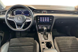 Valkoinen Volkswagen PASSAT 2020 kuva 7.