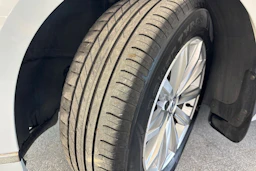 Valkoinen Volkswagen PASSAT 2020 kuva 10.