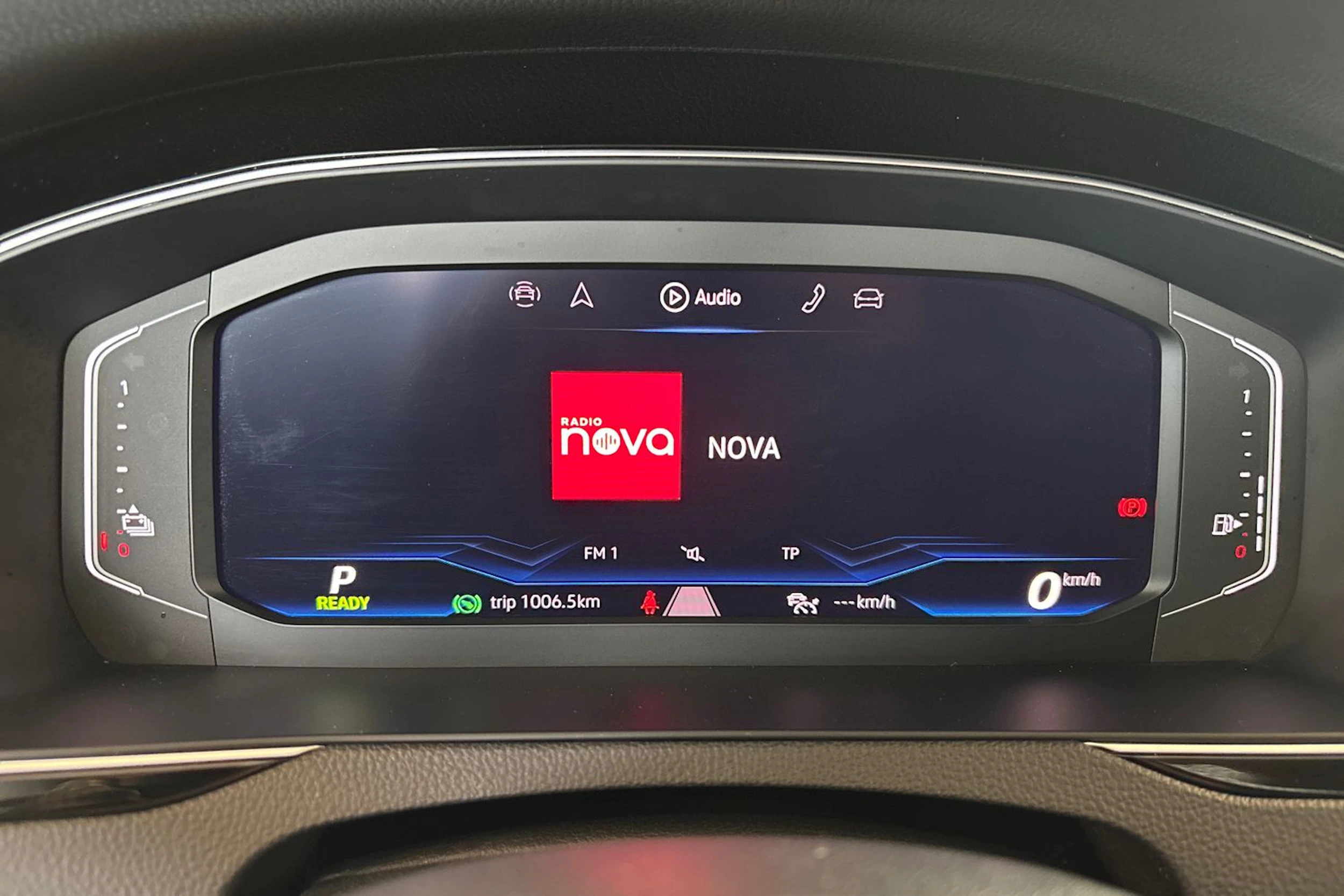 Valkoinen Volkswagen PASSAT 2020 kuva 11.