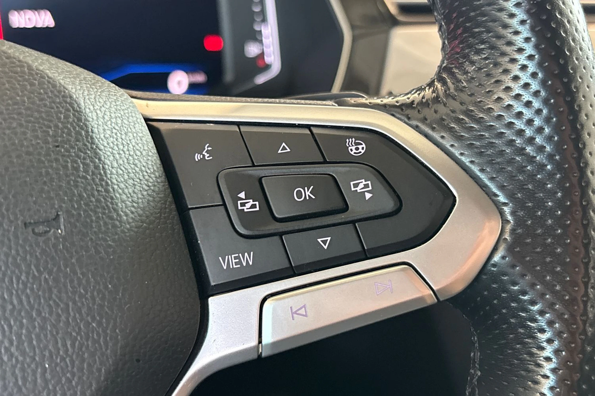 Valkoinen Volkswagen PASSAT 2020 kuva 12.