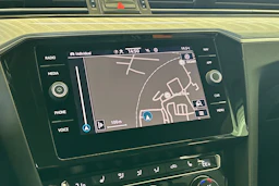 Valkoinen Volkswagen PASSAT 2020 kuva 16.