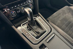Valkoinen Volkswagen PASSAT 2020 kuva 18.