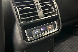 Valkoinen Volkswagen PASSAT 2020 kuva 20.