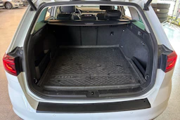 Valkoinen Volkswagen PASSAT 2020 kuva 22.