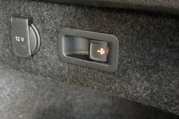 Valkoinen Volkswagen PASSAT 2020 kuva 23.