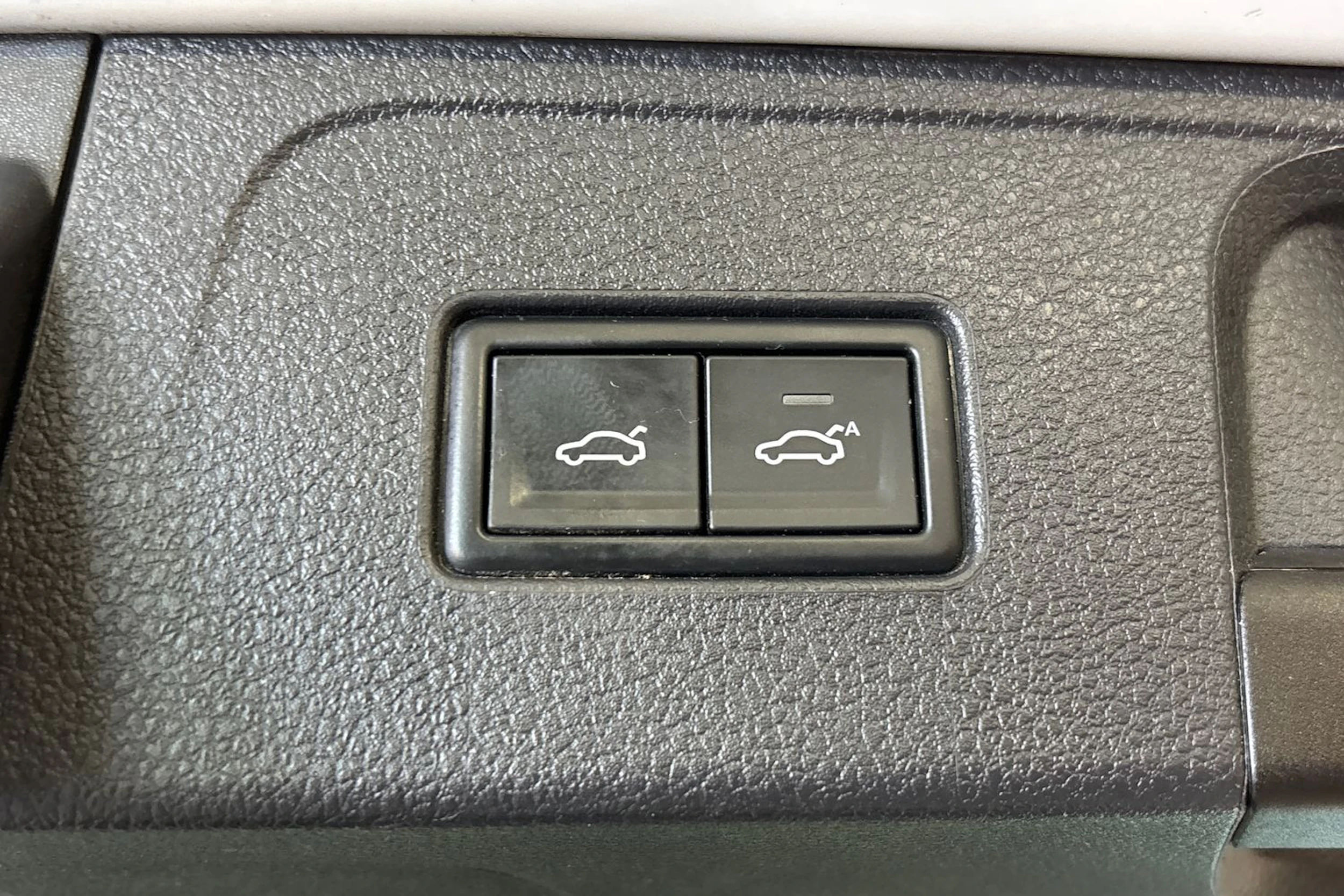 Valkoinen Volkswagen PASSAT 2020 kuva 24.
