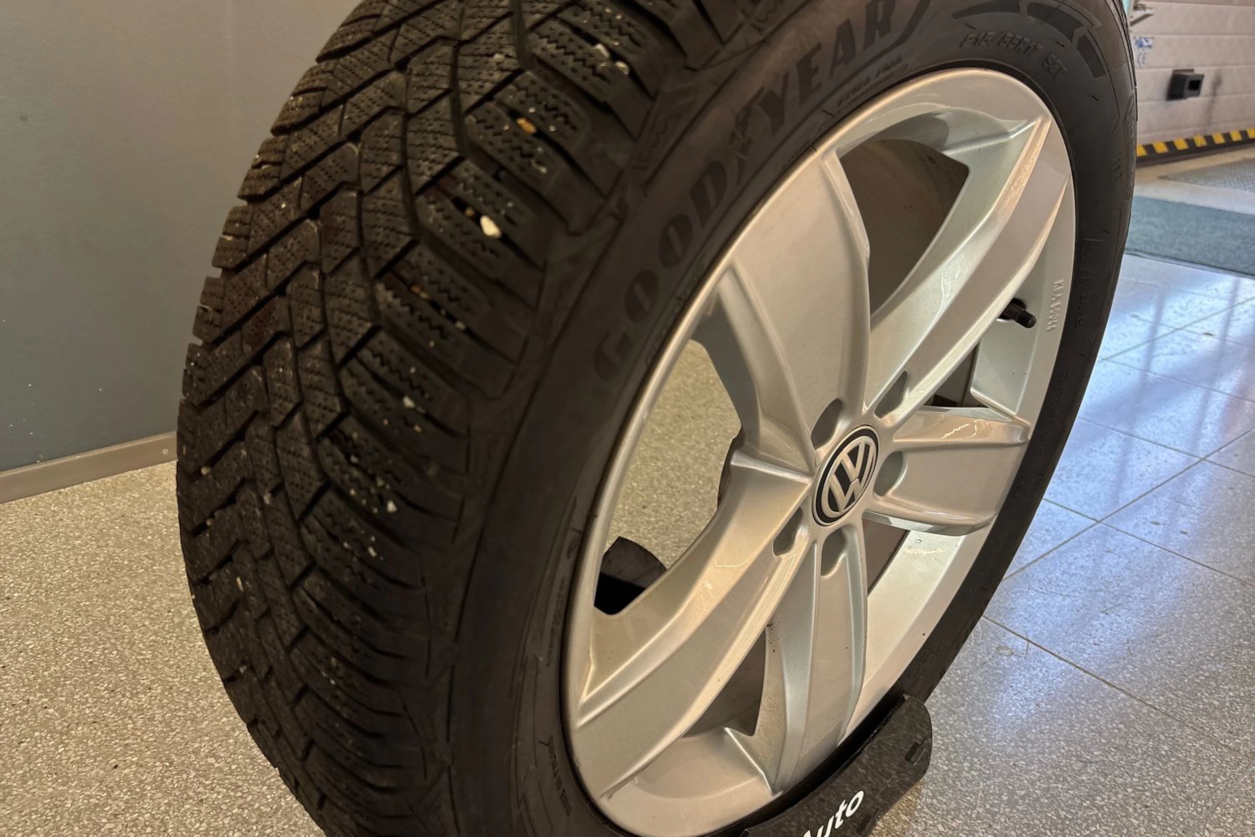 Valkoinen Volkswagen PASSAT 2020 kuva 26.