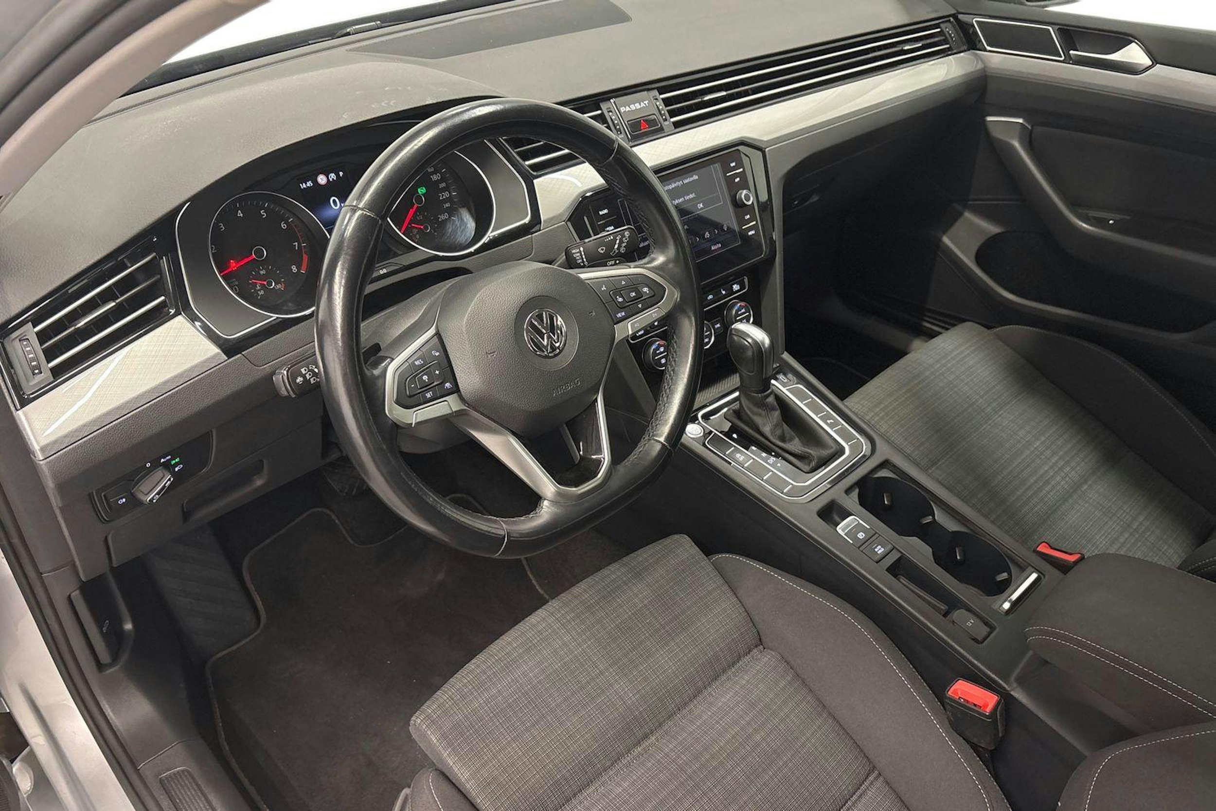 hopea Volkswagen Passat 2020 kuva 6.