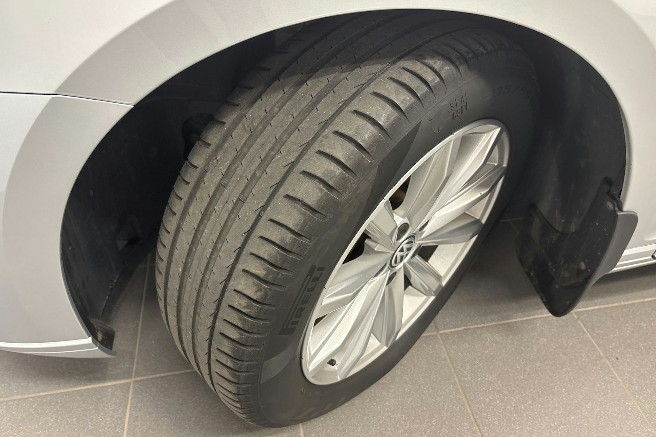 hopea Volkswagen Passat 2020 kuva 10.