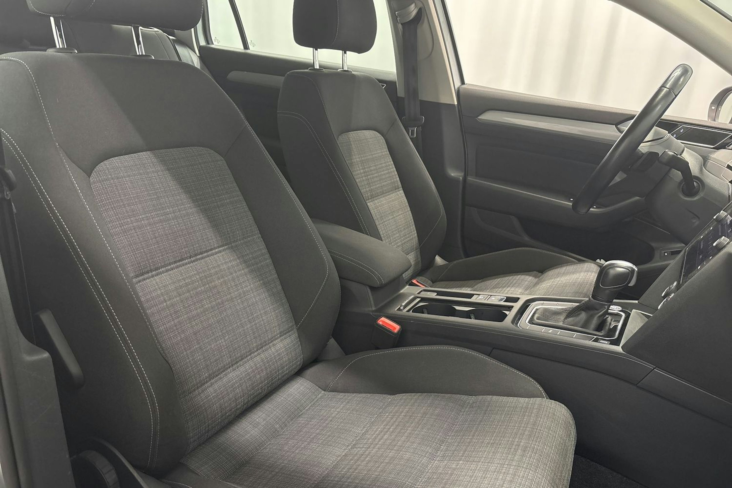 hopea Volkswagen Passat 2020 kuva 11.