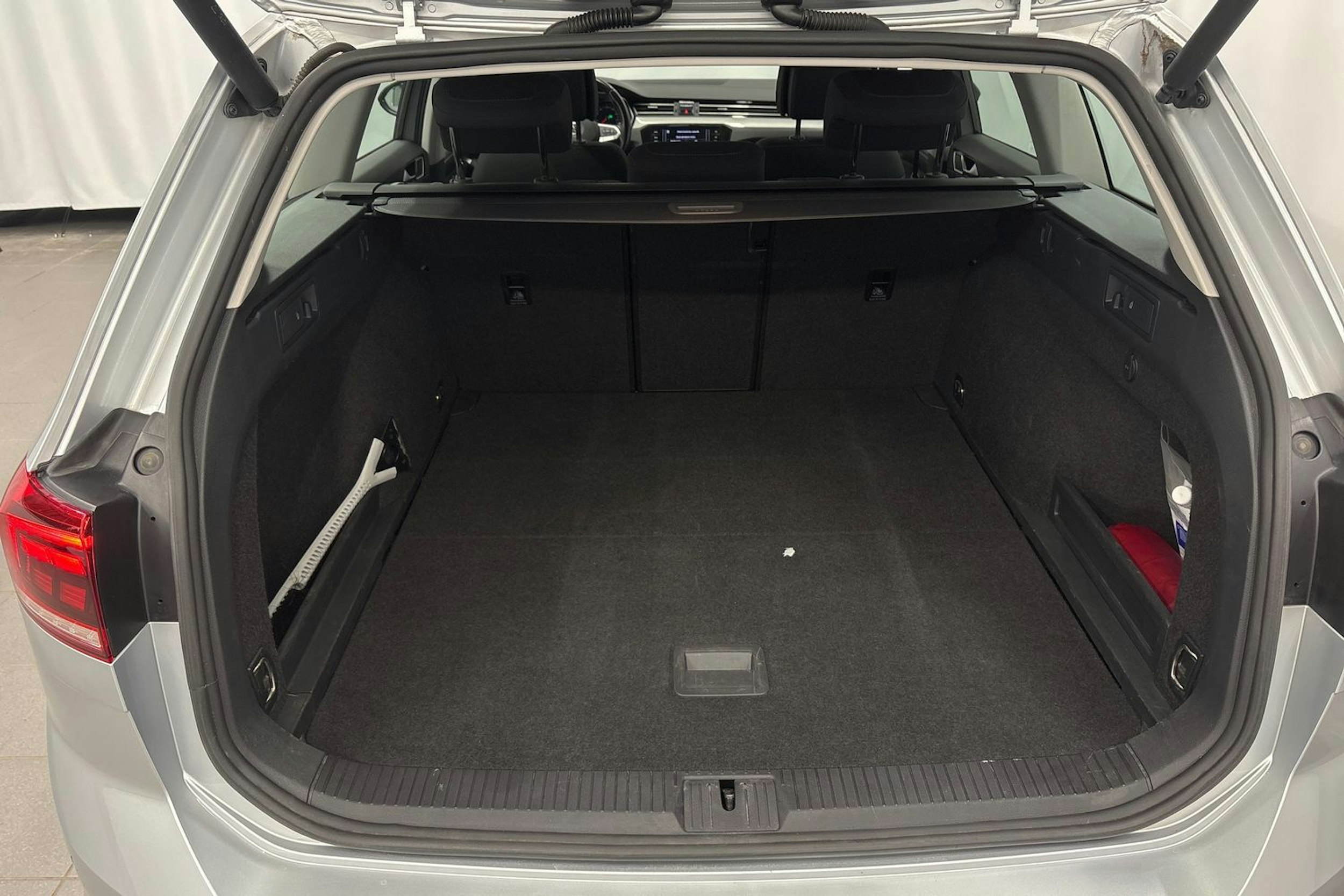 hopea Volkswagen Passat 2020 kuva 12.