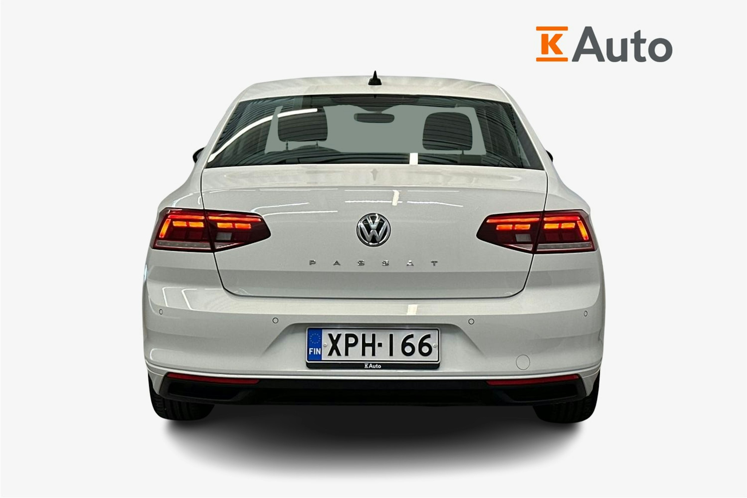 valkoinen Volkswagen Passat 2020 kuva 3.