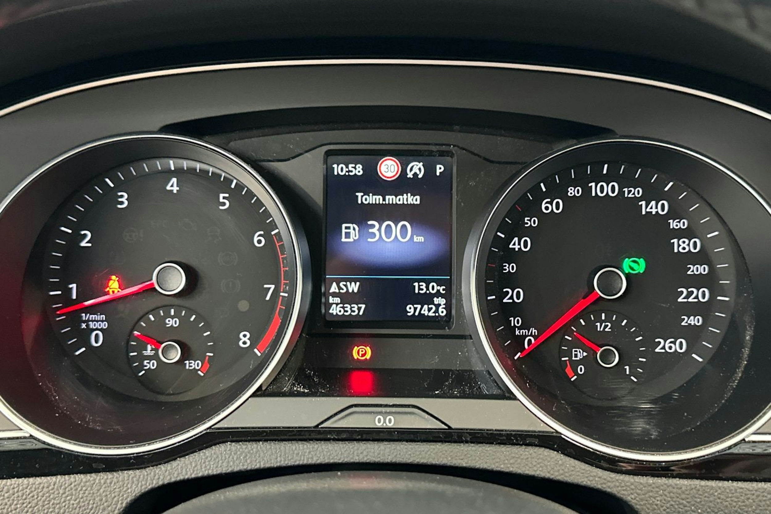 valkoinen Volkswagen Passat 2020 kuva 19.