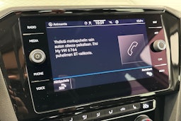 valkoinen Volkswagen Passat 2020 kuva 22.