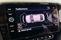 valkoinen Volkswagen Passat 2020 kuva 24.