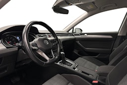 valkoinen Volkswagen Passat 2020 kuva 7.
