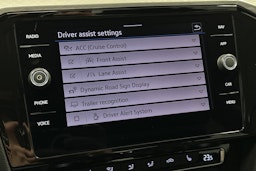 valkoinen Volkswagen Passat 2020 kuva 22.