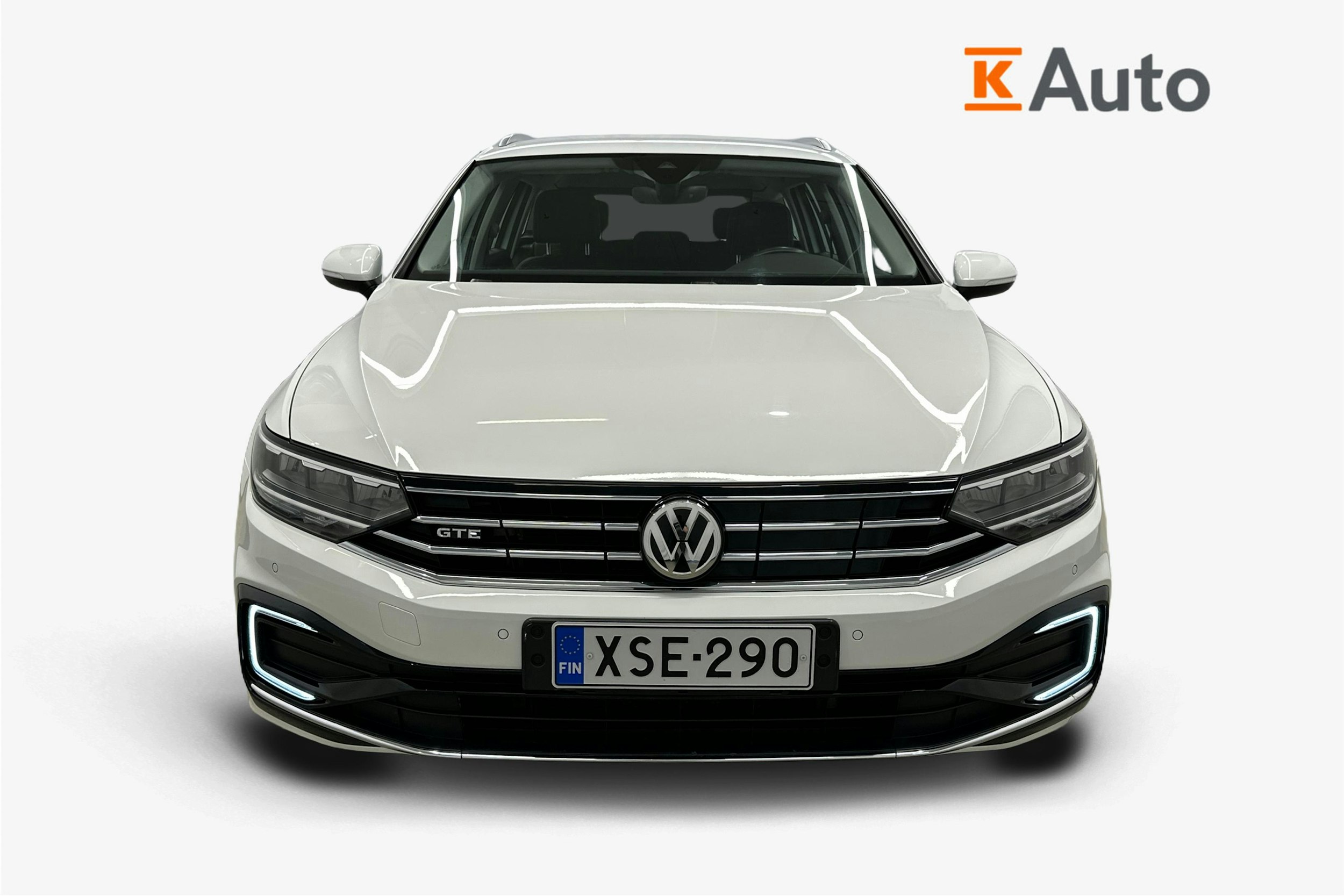 valkoinen Volkswagen Passat 2020 kuva 5.