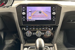 valkoinen Volkswagen Passat 2020 kuva 20.