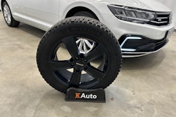 valkoinen Volkswagen Passat 2020 kuva 27.