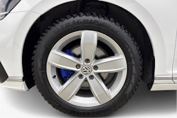 valkoinen Volkswagen Passat 2020 kuva 11.