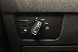 valkoinen Volkswagen Passat 2020 kuva 19.