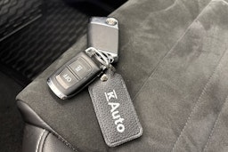 valkoinen Volkswagen Passat 2020 kuva 28.