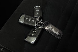 punainen Volkswagen Passat 2020 kuva 24.