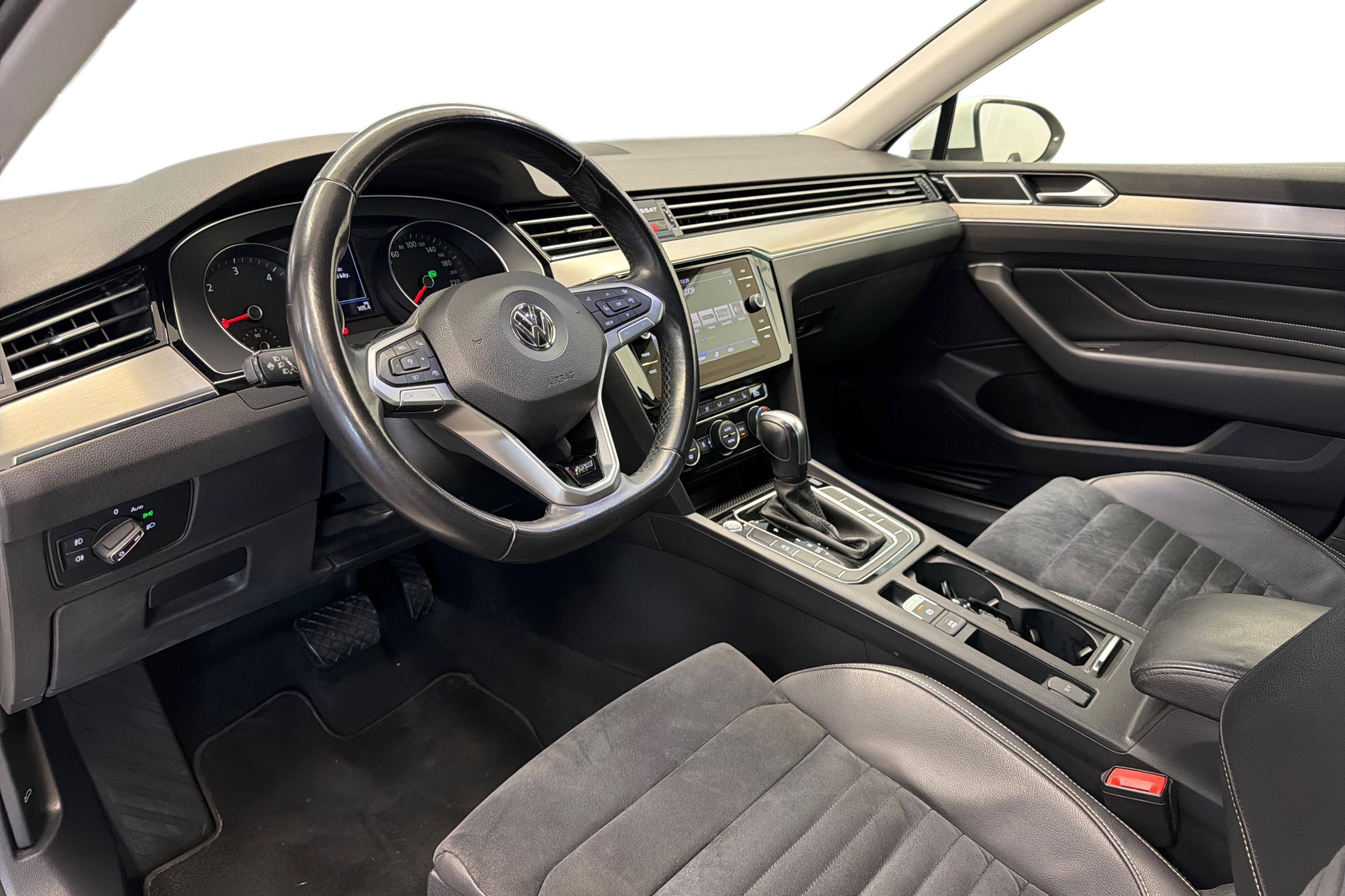 Volkswagen Passat 2020, bild 6/31