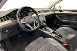 valkoinen Volkswagen Passat 2020 kuva 6.
