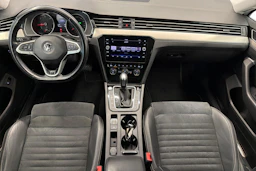 valkoinen Volkswagen Passat 2020 kuva 7.