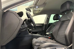 valkoinen Volkswagen Passat 2020 kuva 14.