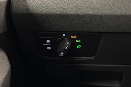 valkoinen Volkswagen Passat 2020 kuva 20.