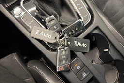 valkoinen Volkswagen Passat 2020 kuva 31.