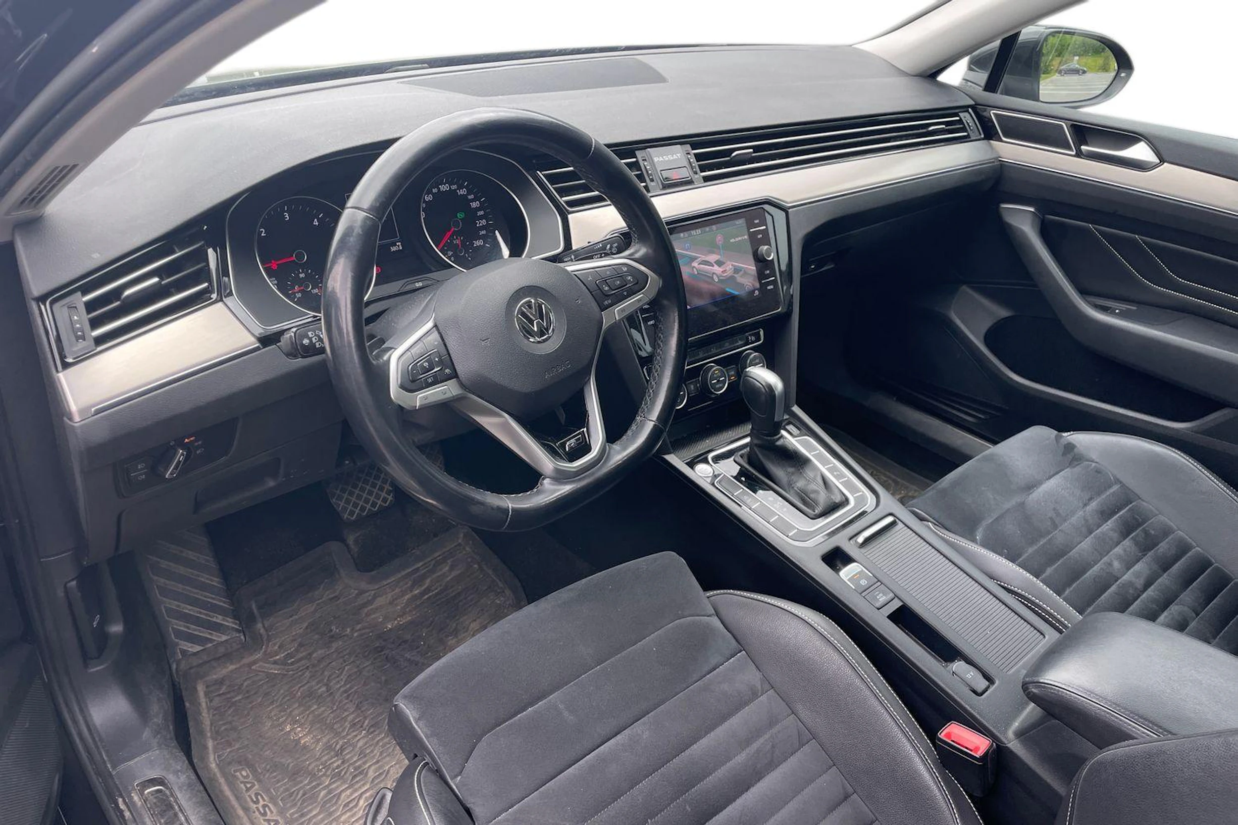 harmaa Volkswagen Passat 2020 kuva 3.