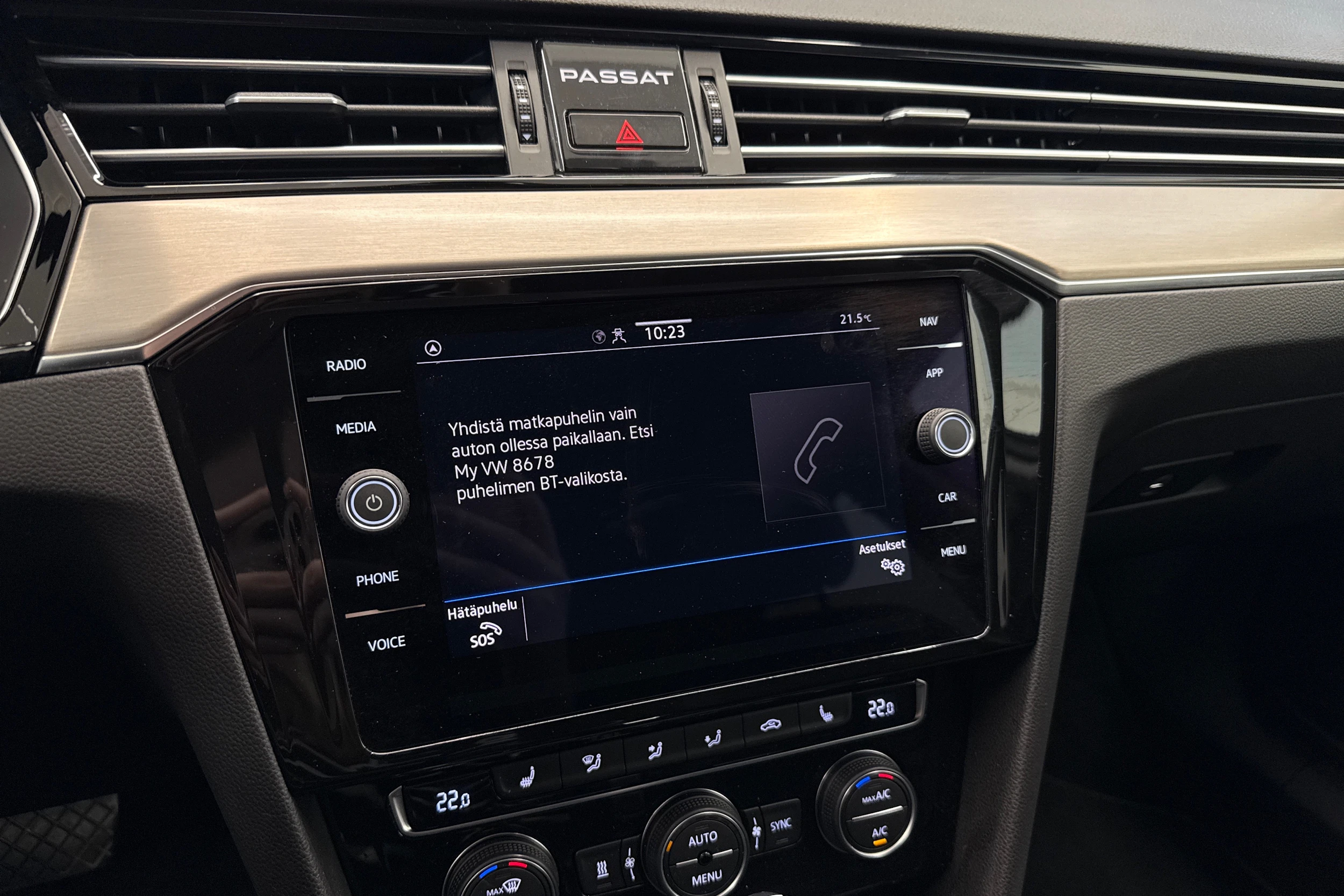 valkoinen Volkswagen Passat 2020 kuva 36.