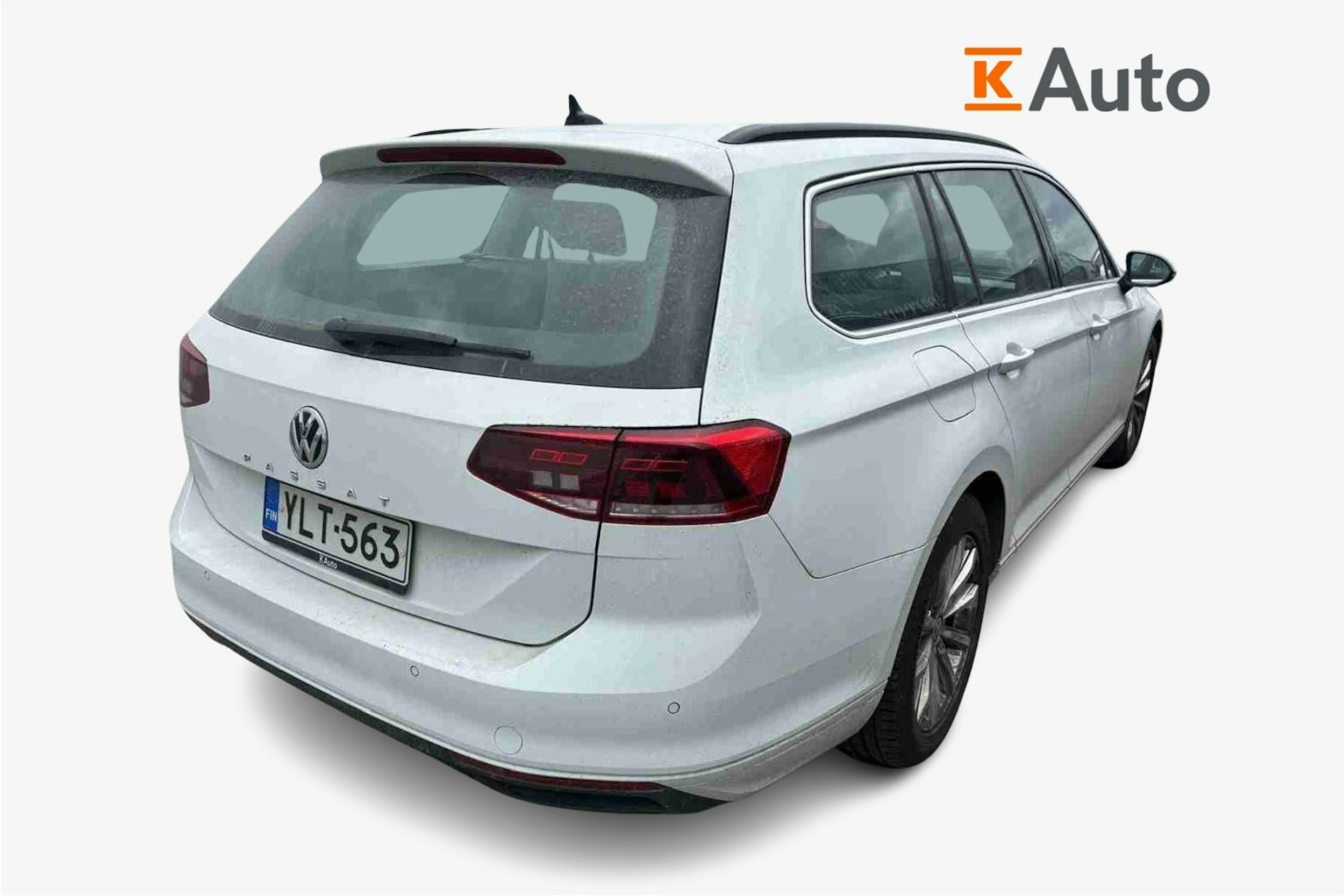 valkoinen Volkswagen Passat 2020 kuva 2.