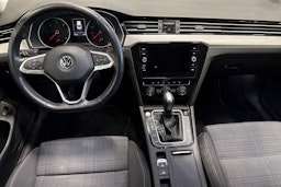harmaa Volkswagen Passat 2020 kuva 9.