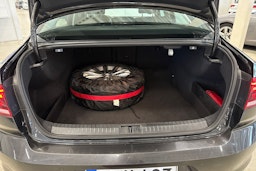 harmaa Volkswagen Passat 2020 kuva 14.