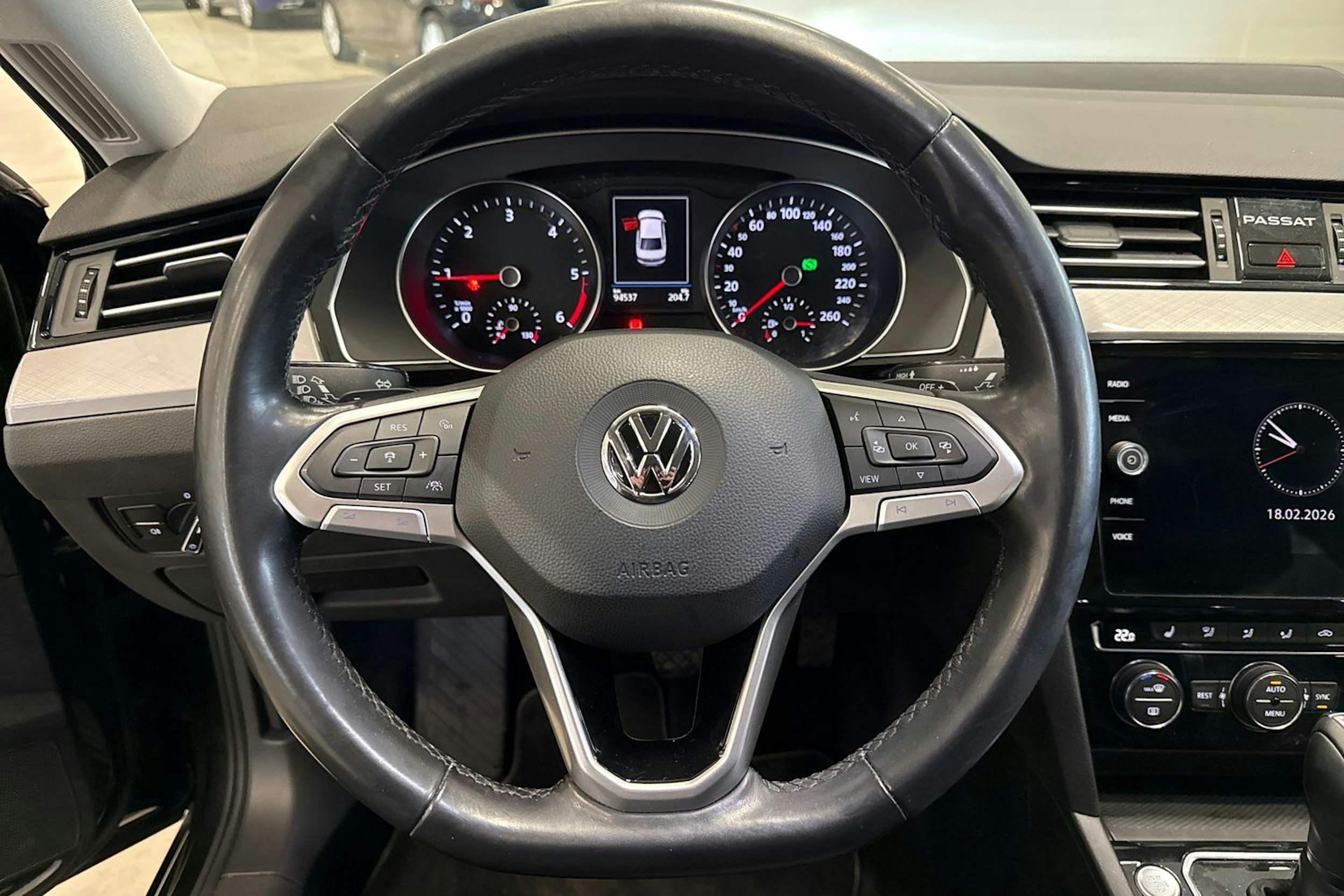 harmaa Volkswagen Passat 2020 kuva 20.