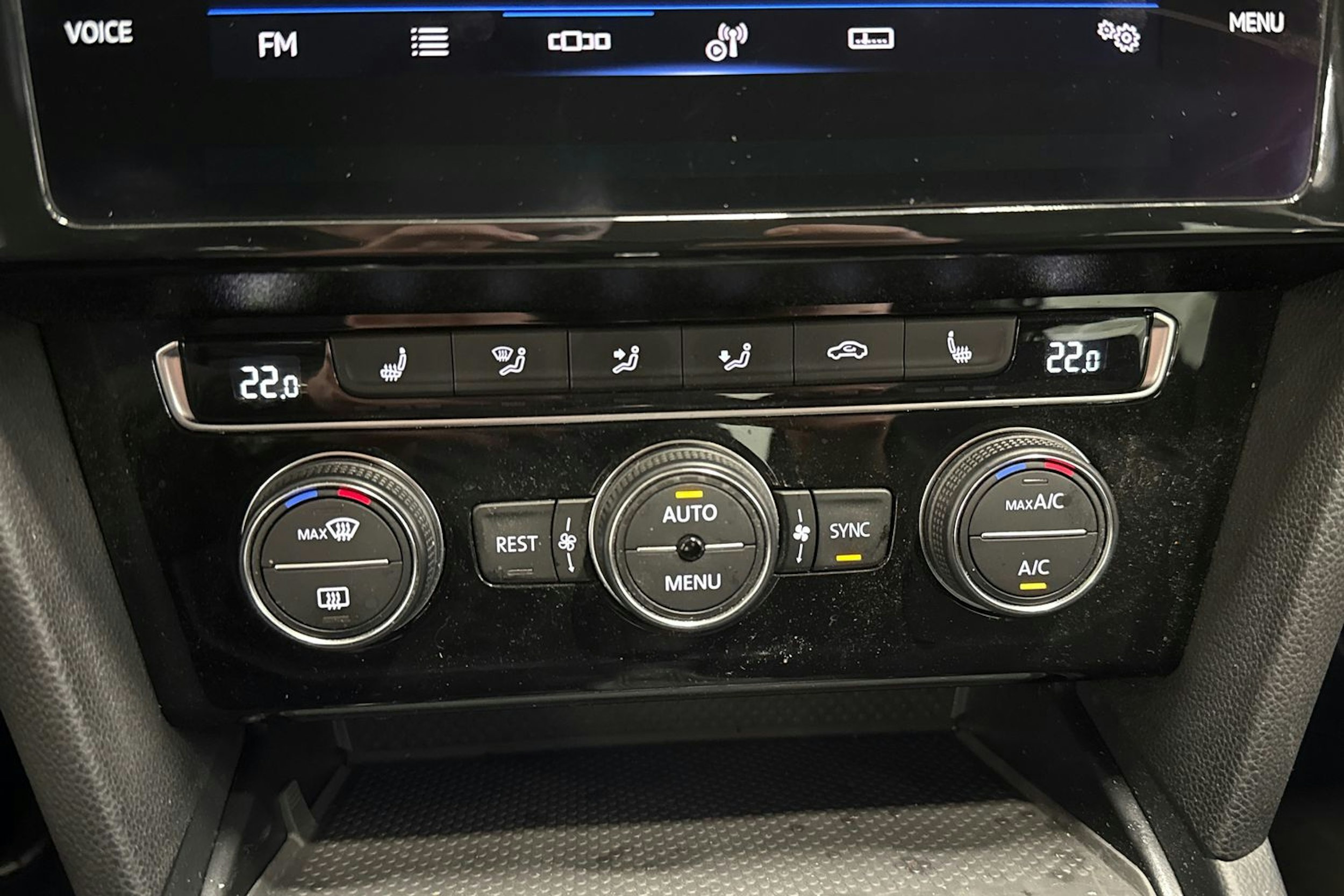 harmaa Volkswagen Passat 2020 kuva 26.