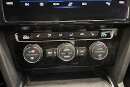 harmaa Volkswagen Passat 2020 kuva 26.