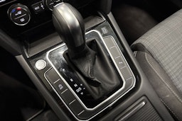 harmaa Volkswagen Passat 2020 kuva 27.