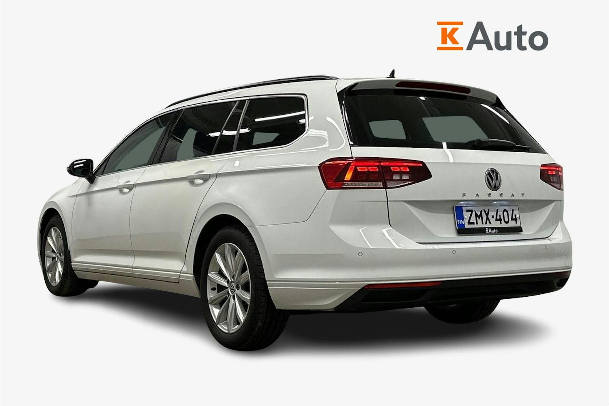 valkoinen Volkswagen Passat 2020 kuva 2.