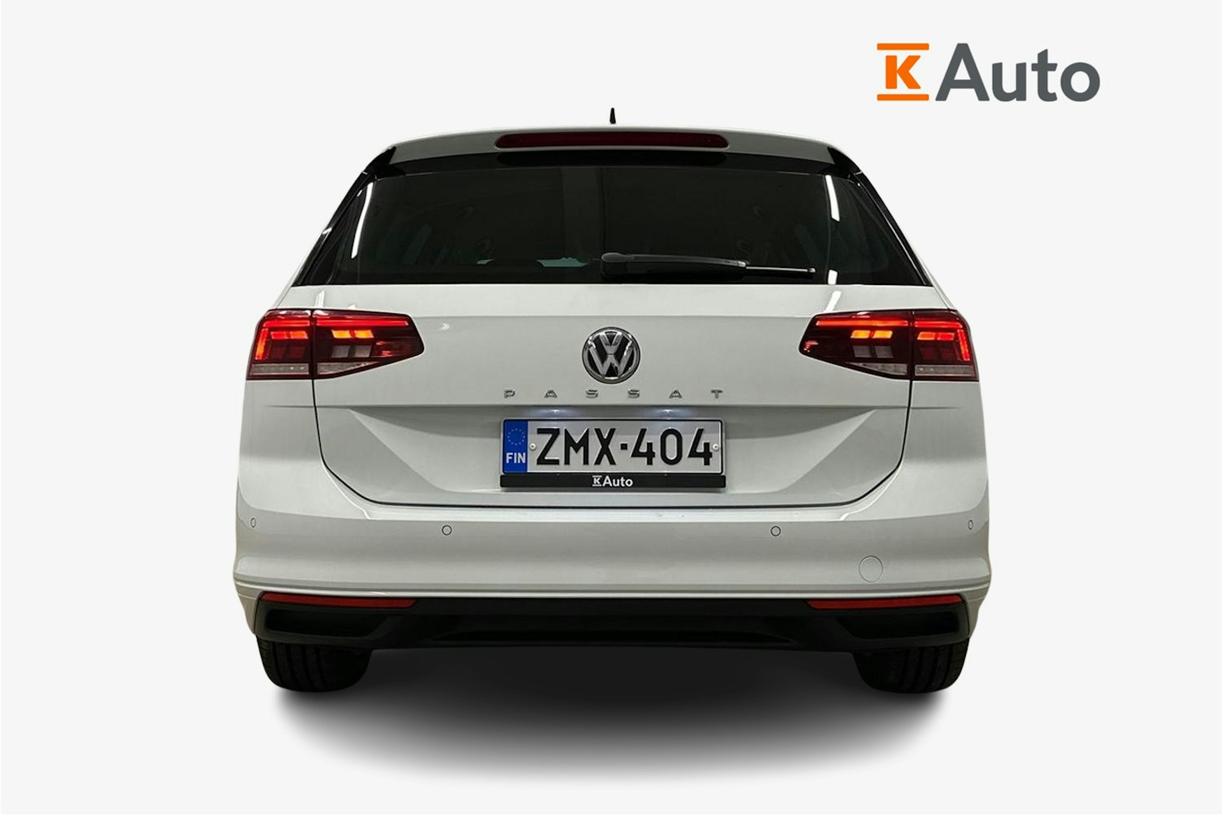 valkoinen Volkswagen Passat 2020 kuva 3.